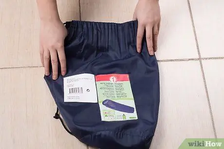 Упакуйте спальный мешок Шаг 1
