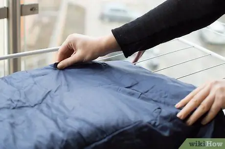 Упакуйте спальный мешок Шаг 9