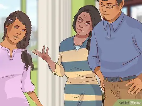 Убедите родителей позволить вам завести парня Шаг 4
