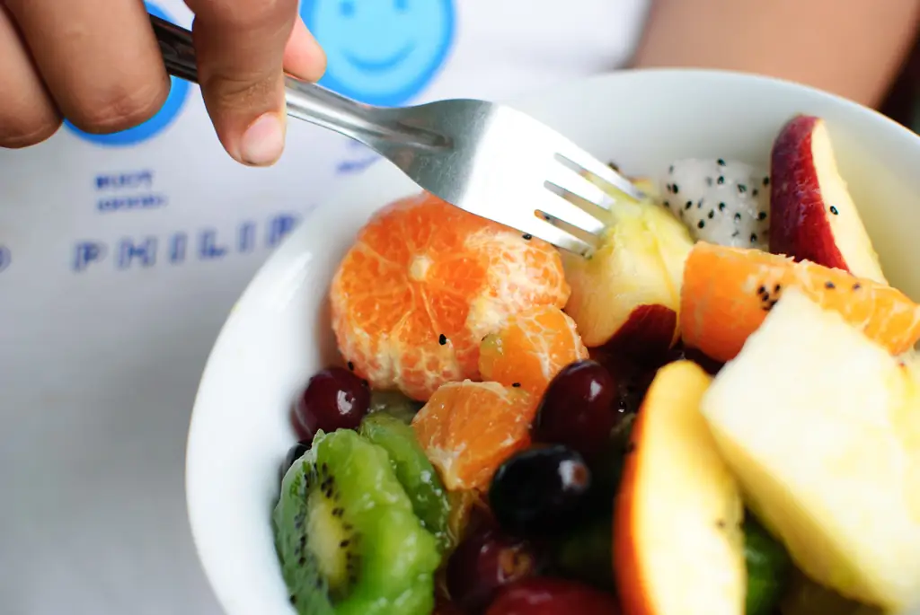 Как приготовить шри-ланкийский фруктовый салат: 9 шагов (с иллюстрациями)