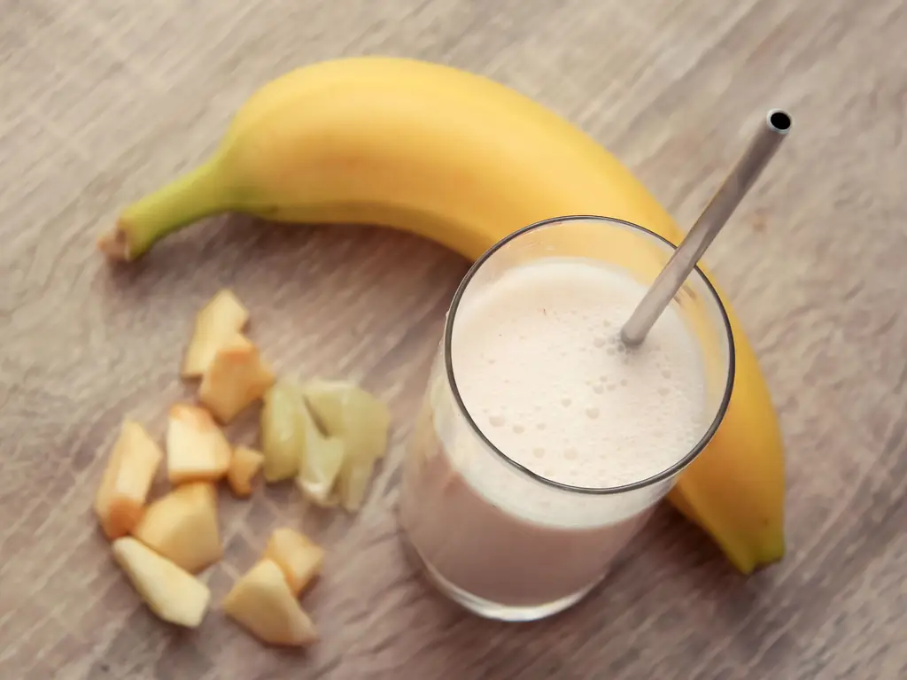 Как приготовить смузи из йогурта (с рисунками)