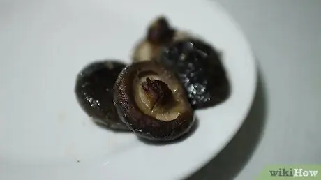 Приготовьте традиционный полный английский завтрак Шаг 11