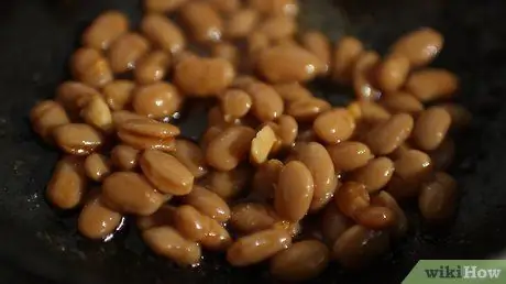 Приготовьте традиционный полный английский завтрак, шаг 3