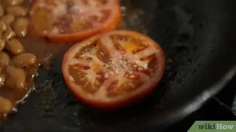 Приготовьте традиционный полный английский завтрак, шаг 4