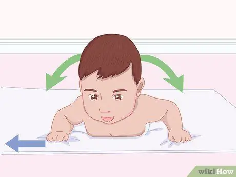 Играть с 6-месячным ребенком Шаг 9