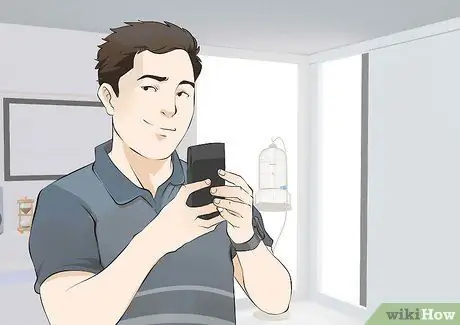 Купите что-нибудь без разрешения родителей Шаг 12