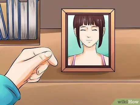 Скажите кому-нибудь, чтобы он перестал с вами флиртовать. Шаг 2