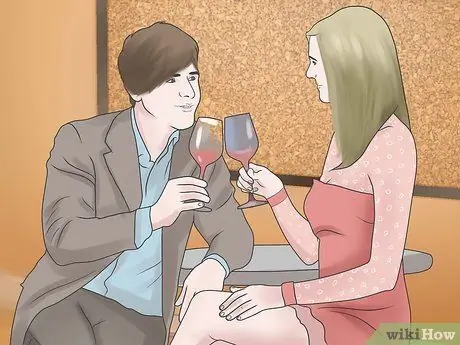 Знай, что парень флиртует, шаг 3