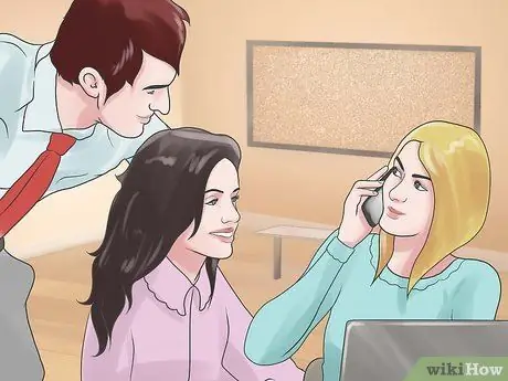 Знай, что парень флиртует, шаг 6