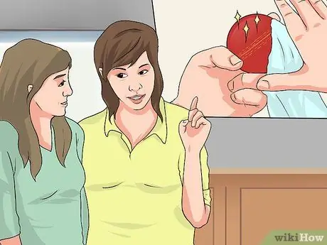 Подавить мяч переигравшему в крикете Шаг 4