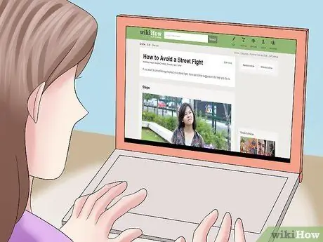 Убежать от атакующего Шаг 10