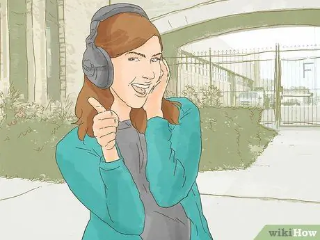 Подойдите ближе к девушке Шаг 13