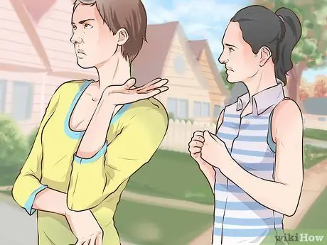 Игнорируйте свою сестру или брата Шаг 1