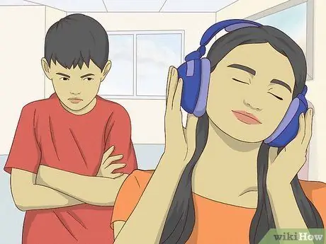 Уход за младшими братьями и сестрами Шаг 13