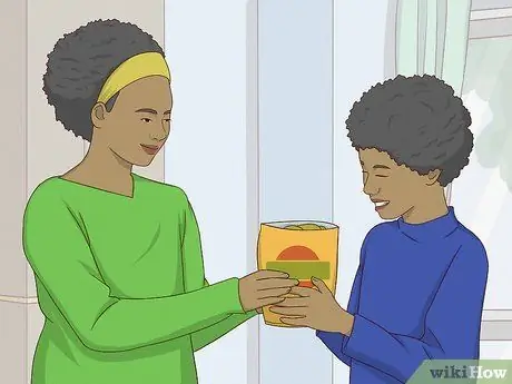 Уход за младшими братьями и сестрами Шаг 15