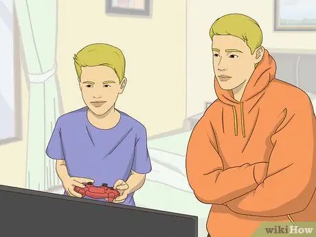 Уход за младшими братьями и сестрами Шаг 2