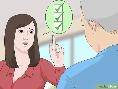 Справляйтесь с неловкими визитами ваших родственников в законе Шаг 12