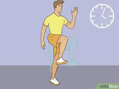 Сделайте высокие колени, шаг 6