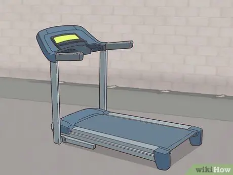 Бегать в помещении и в ограниченном пространстве Шаг 1