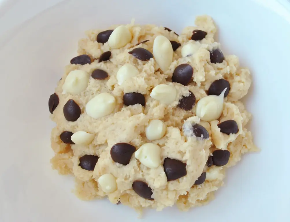 Как приготовить съедобное тесто для шоколадного печенья: 10 шагов