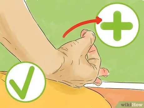 Справляйтесь, когда друзья относятся к вам по-другому после смерти вашего супруга Шаг 6