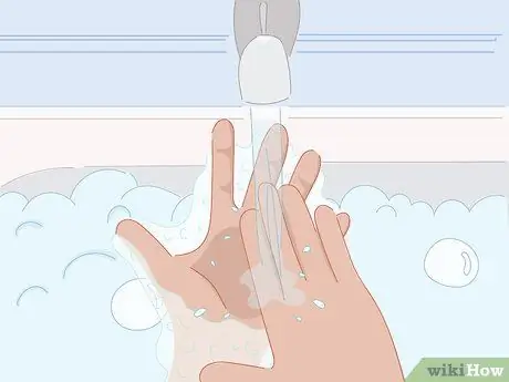 Кормление новорожденного из бутылочки Шаг 3