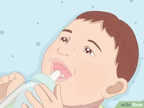 Кормление новорожденного из бутылочки Шаг 11