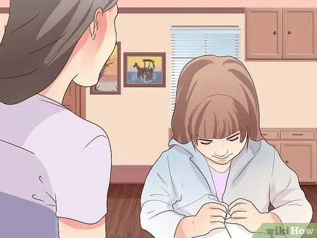 Учите детей ставить носок на ступню Шаг 6