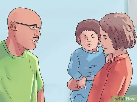 Успокойте расстроенного или рассерженного ребенка Шаг 18