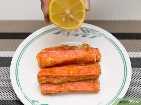 Подать крабовые палочки, шаг 7