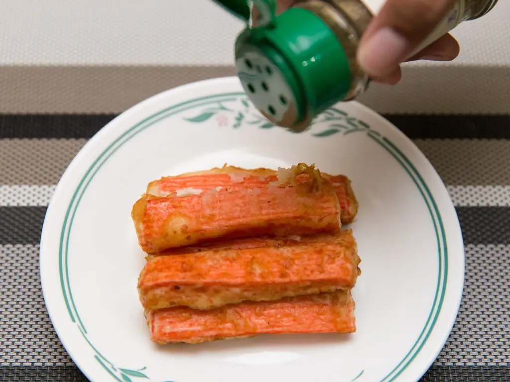 Как подавать крабовые палочки: 9 шагов (с иллюстрациями)