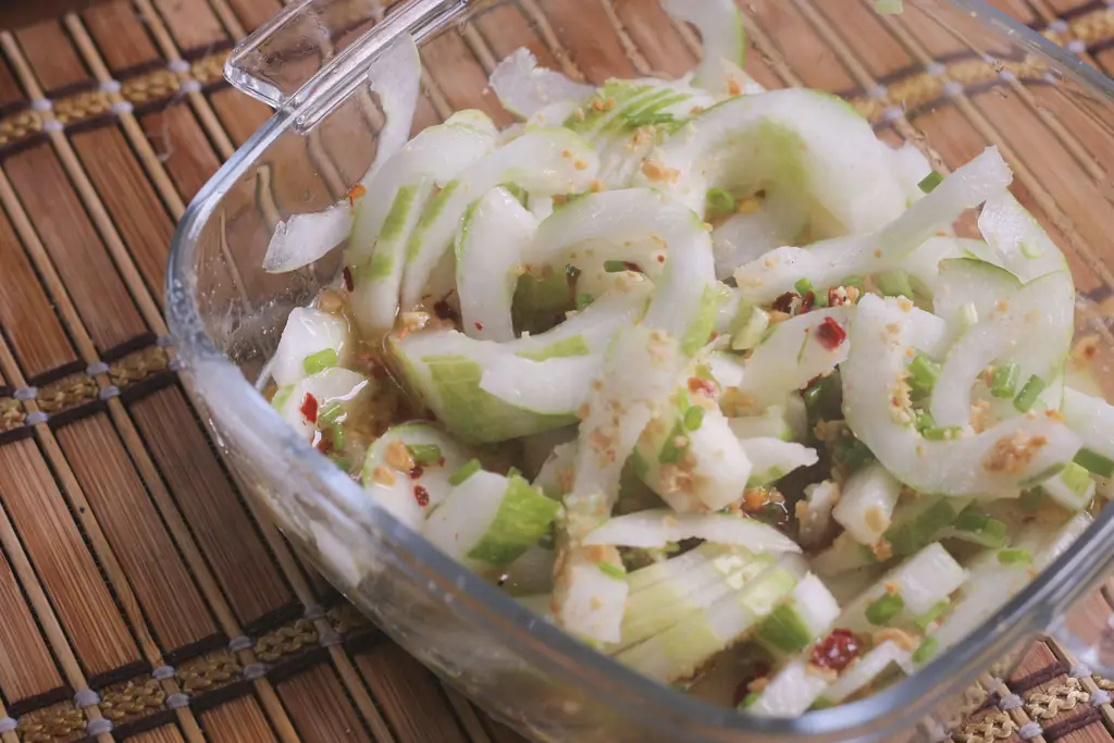 5 способов приготовить салат из огурцов