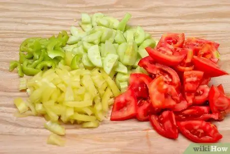 Приготовить салат "Тысяча островов" Шаг 4