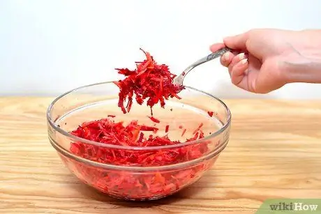 Приготовить салат из свеклы Шаг 8