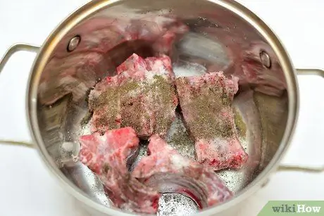 Приготовьте свиные шейки, шаг 2