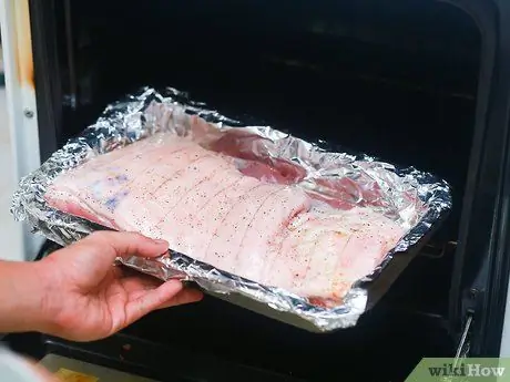 Приготовить грудинку из свинины Шаг 4