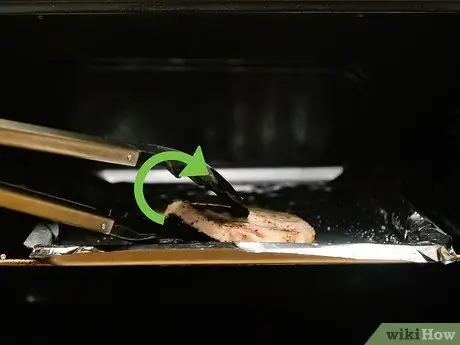 Приготовить стейки из свиной корейки Шаг 7