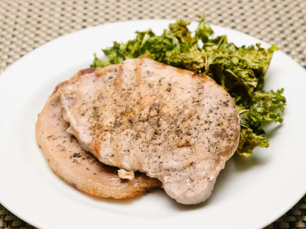 4 способа приготовления стейков из свиной корейки