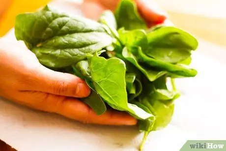 Приготовьте шпинат Шаг 5