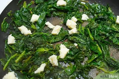 Используйте консервированный шпинат Шаг 2