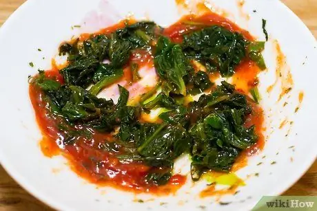 Используйте консервированный шпинат Шаг 3