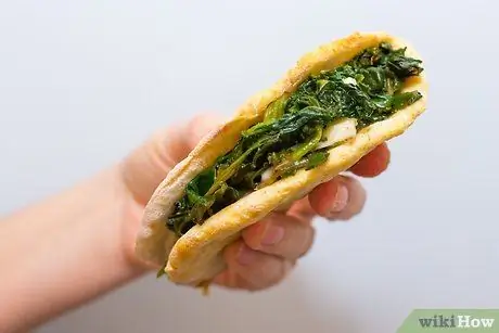 Используйте консервированный шпинат Шаг 7