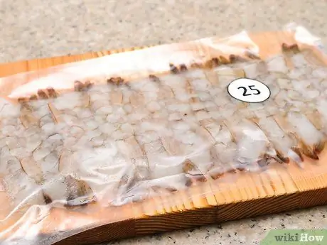 Приготовить жареные креветки панко шаг 1