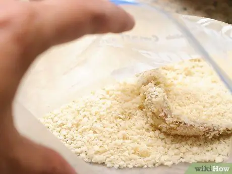 Приготовить жареные креветки панко Шаг 10