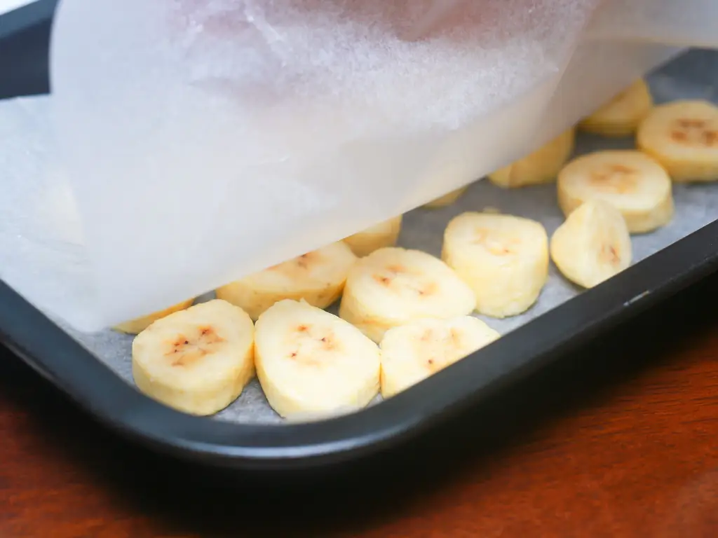 Как предотвратить обесцвечивание нарезанных бананов: 10 шагов