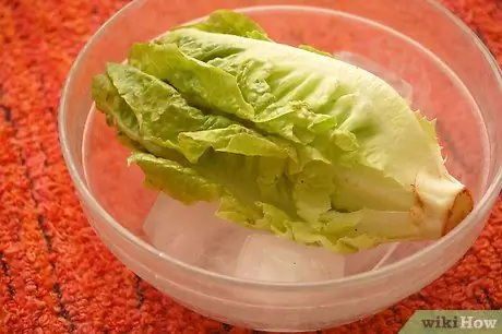 Сделайте салат очень хрустящим, шаг 2