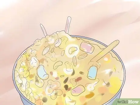 Используйте устройство для приготовления попкорна. Шаг 15