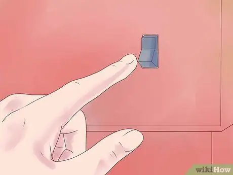 Используйте устройство для приготовления попкорна Шаг 9