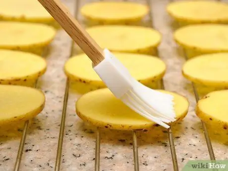 Приготовить картофельные чипсы Шаг 12