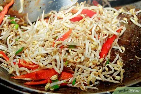 Приготовить сингапурскую лапшу шаг 4